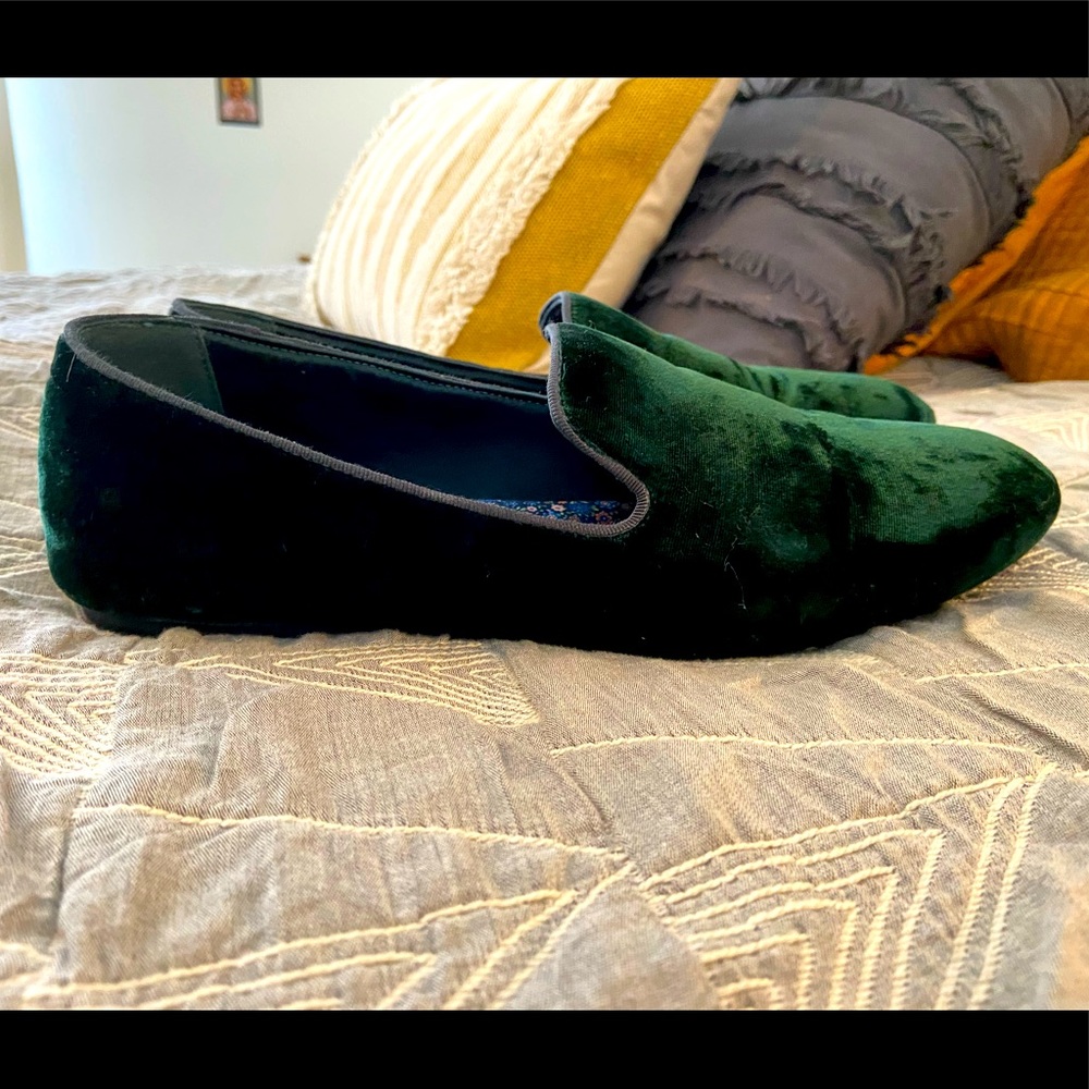 Birdies Starling slip on velvet shoe. Hunter green.